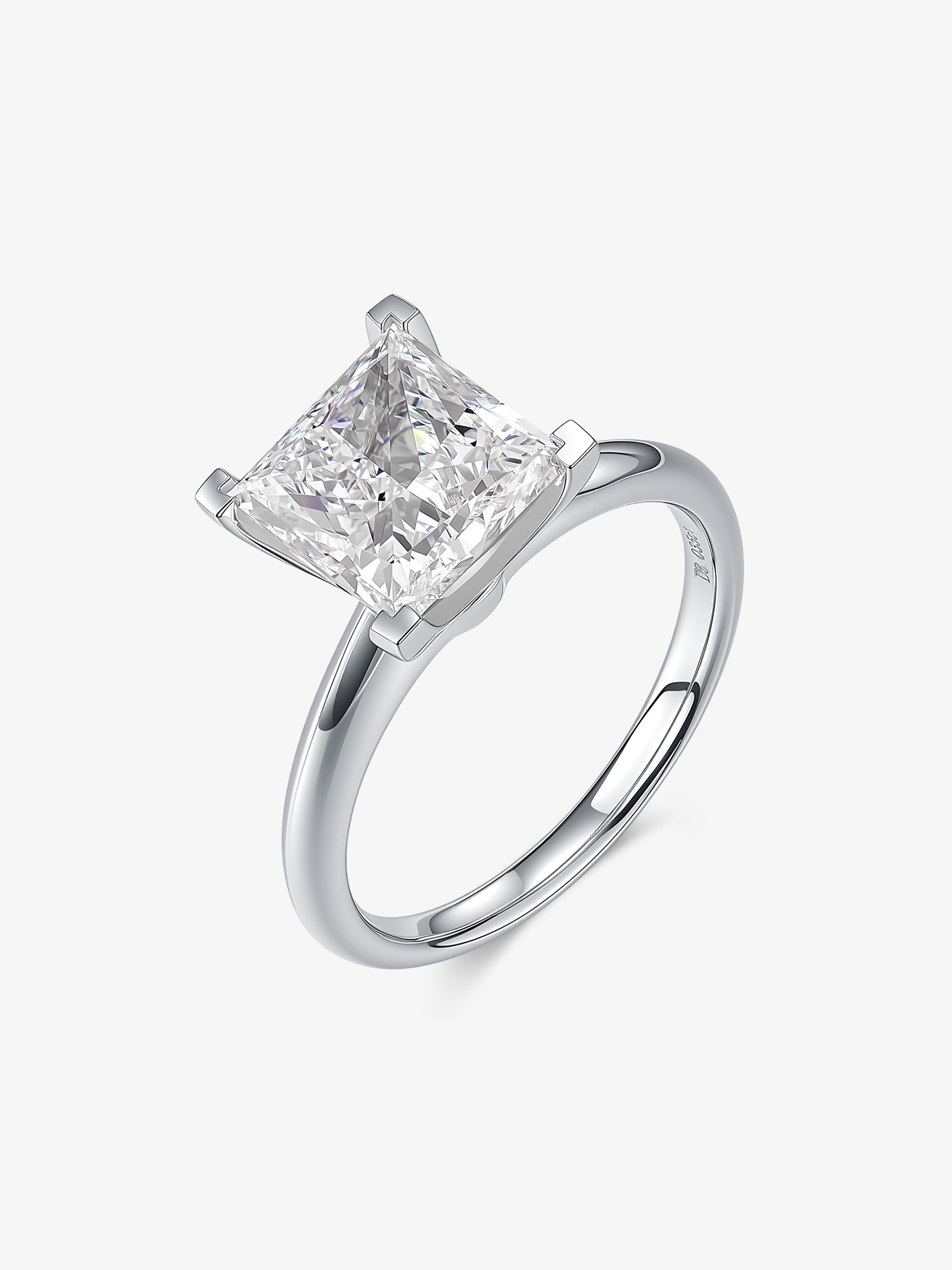 Gwen’s Glow Princess Ring 0011 with lab-grown diamond