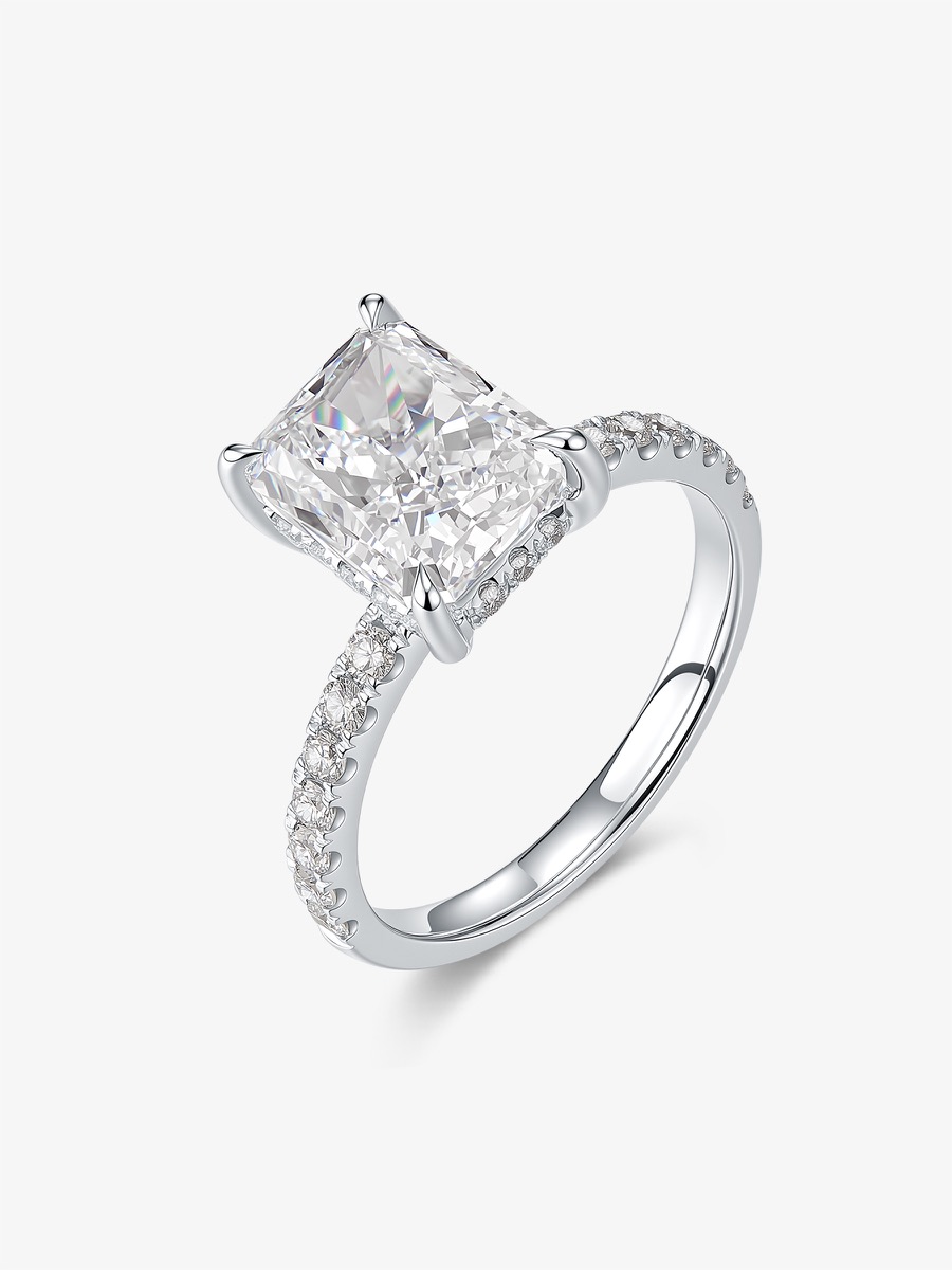 Gwen’s Glow Radiance Ring 0015 with lab-grown diamond